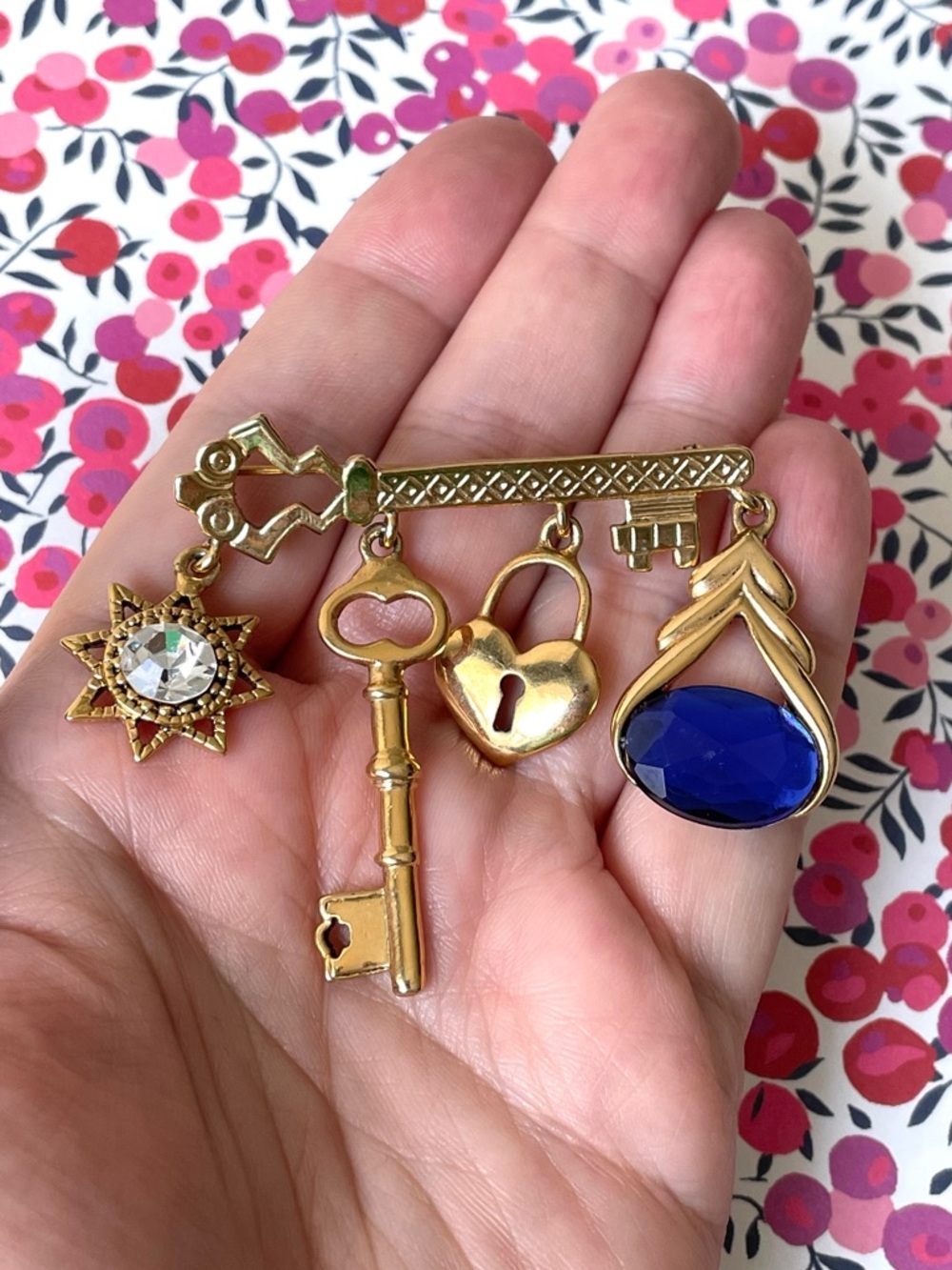Vintage goldtone skeleton key brooch w/ dangling charms heart lock Victoriana